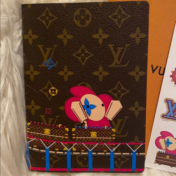 💕 Louis Vuitton 2020 Limited Edition Notebook 💕 - Picture 3 of 15